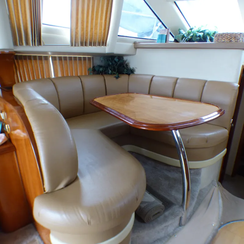 2004 Carver 42 Mariner