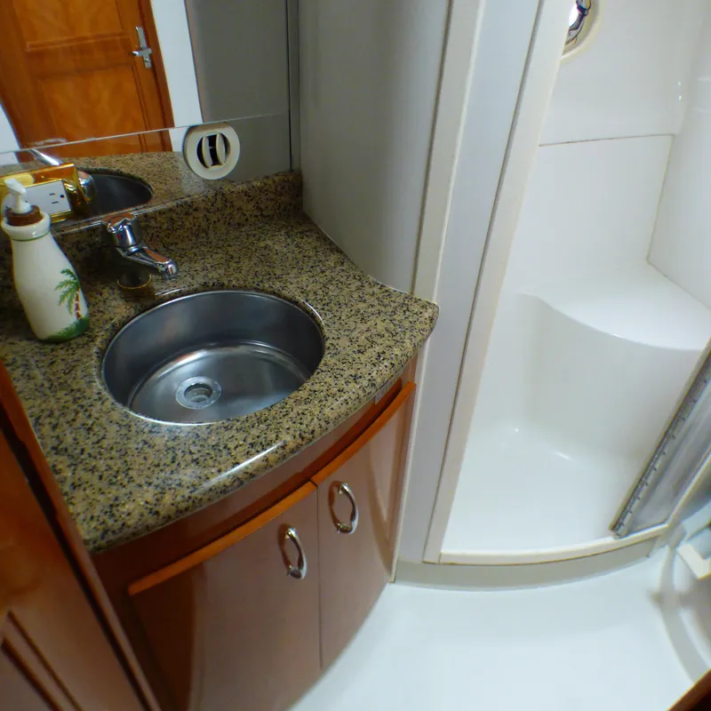 2004 Carver 42 Mariner