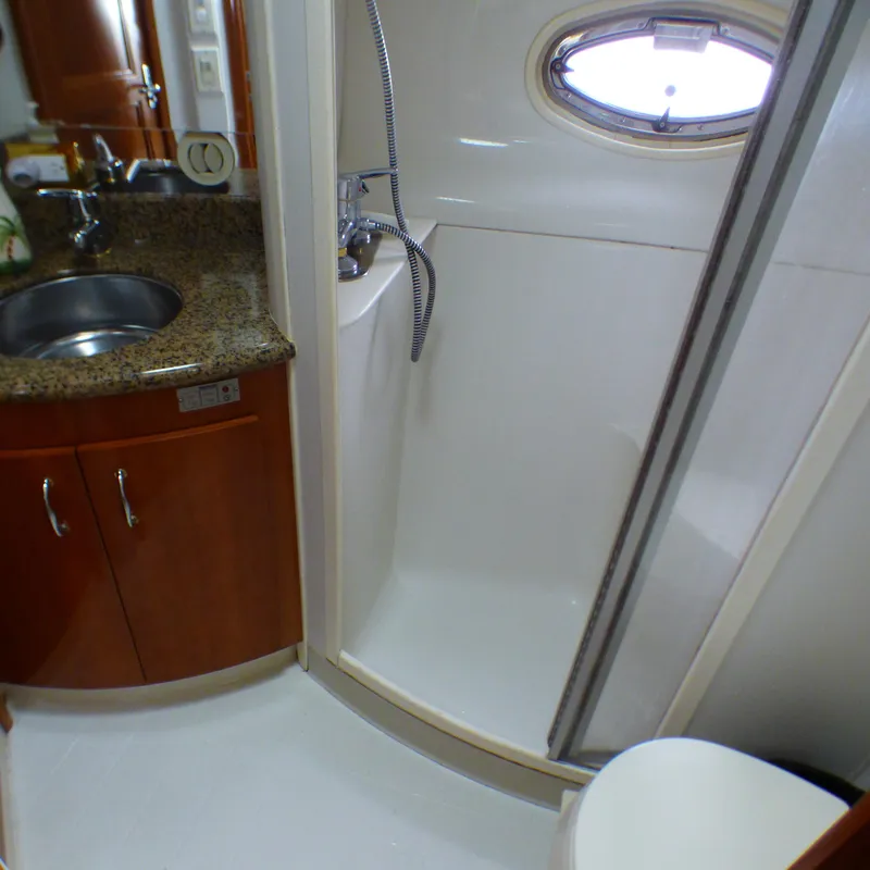 2004 Carver 42 Mariner