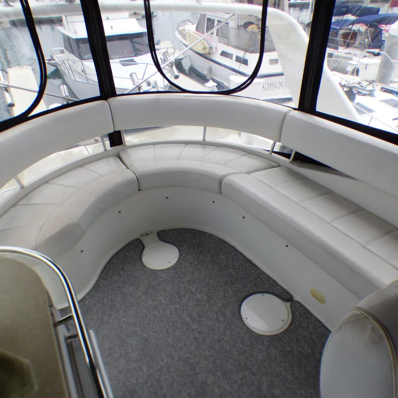 Fly bridge seating