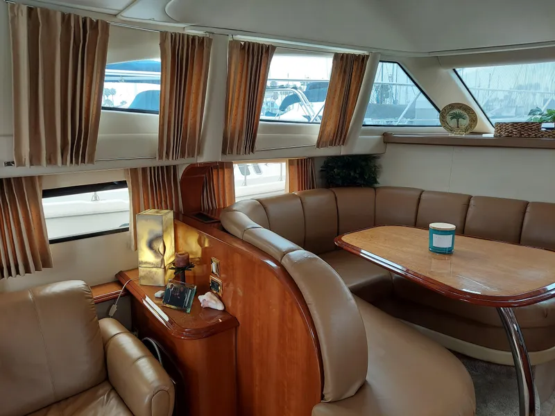 2004 Carver 42 Mariner