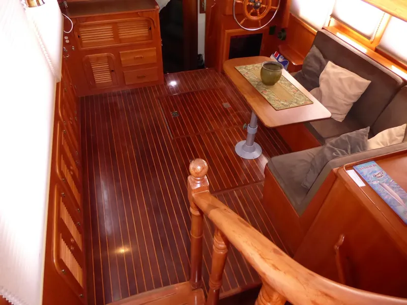 Stairs aft deck to salon