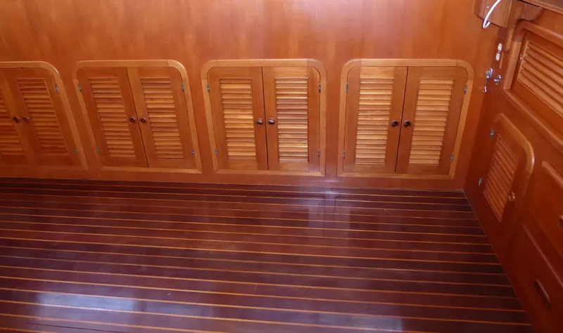 Salon storage