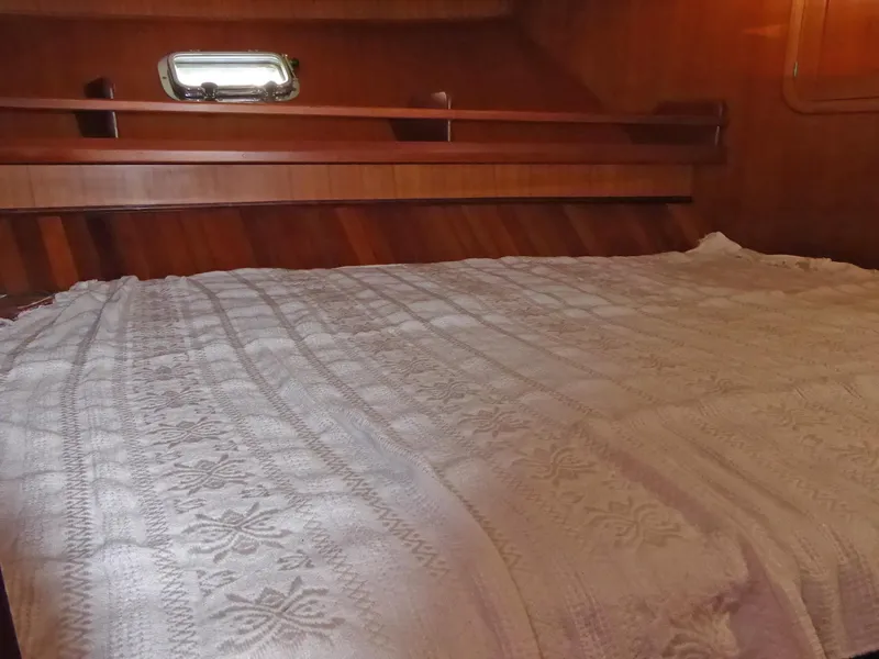 Large guest berth