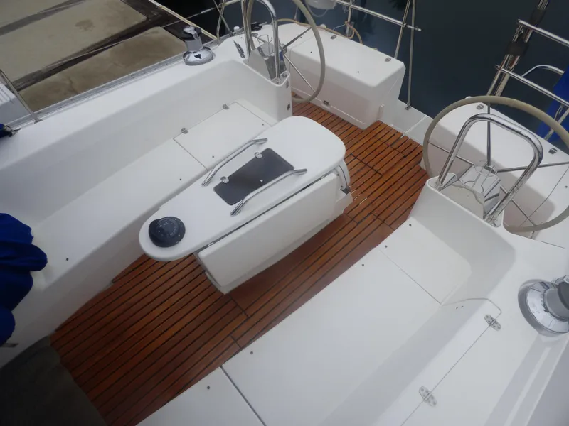 2010 Catalina 445