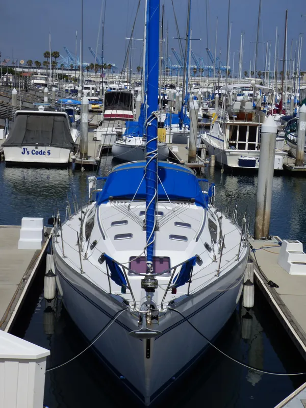 2010 Catalina 445