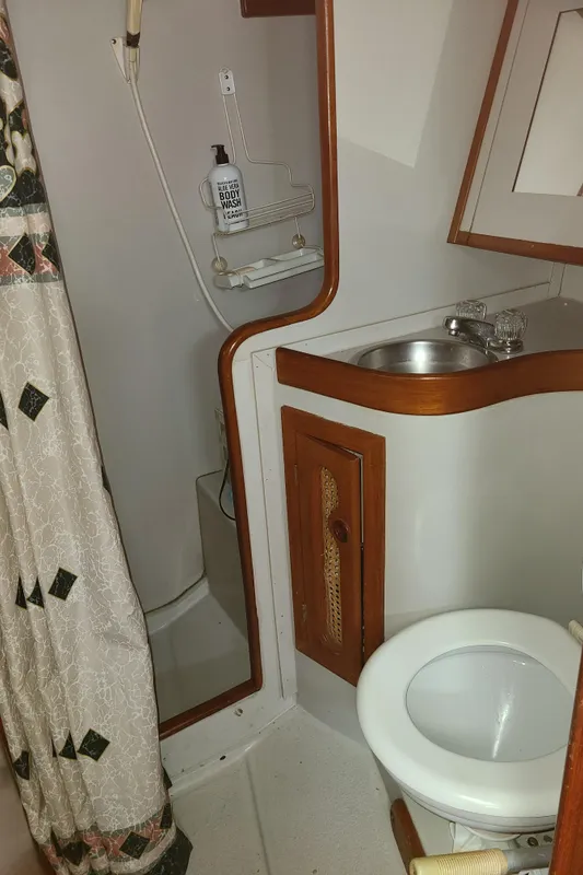 1990 Endeavour 42 Center Cockpit