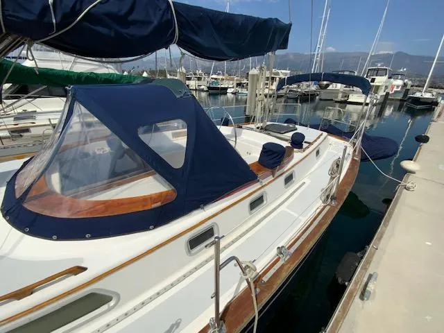 1990 Endeavour 42 Center Cockpit