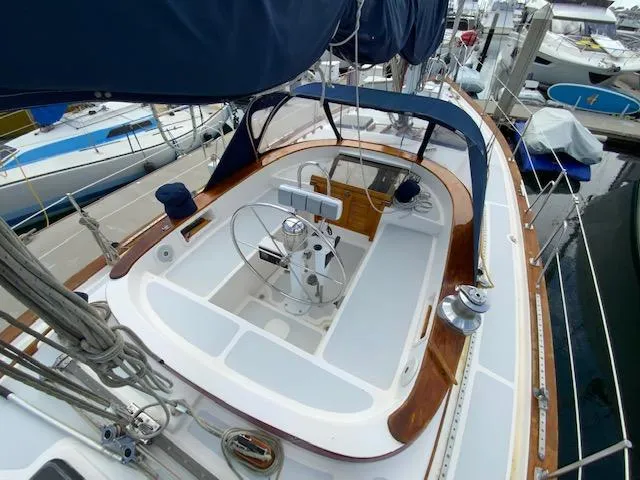 1990 Endeavour 42 Center Cockpit