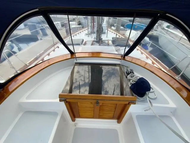 1990 Endeavour 42 Center Cockpit