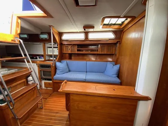 1990 Endeavour 42 Center Cockpit