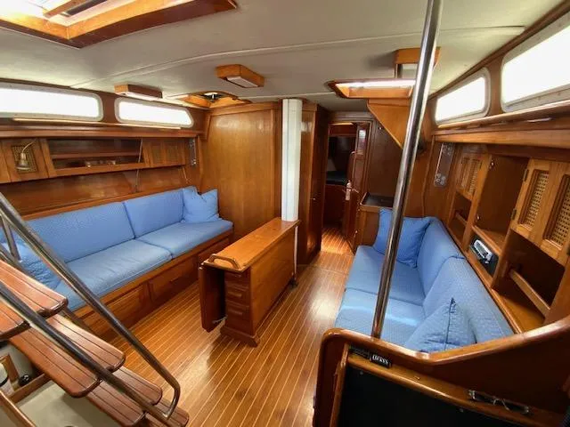 1990 Endeavour 42 Center Cockpit