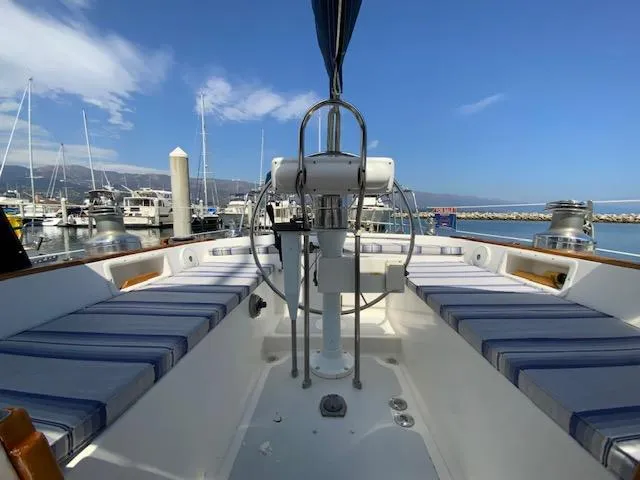 1990 Endeavour 42 Center Cockpit