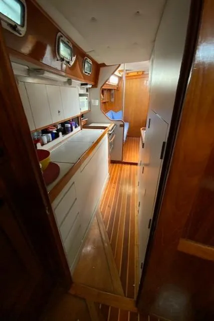 1990 Endeavour 42 Center Cockpit