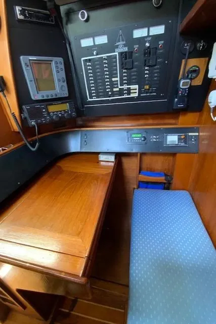 1990 Endeavour 42 Center Cockpit