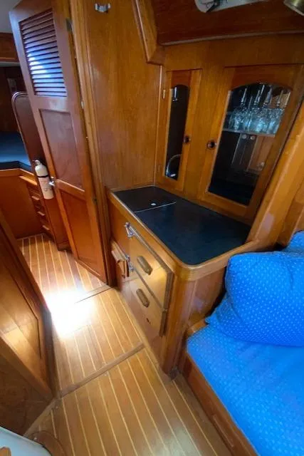 1990 Endeavour 42 Center Cockpit