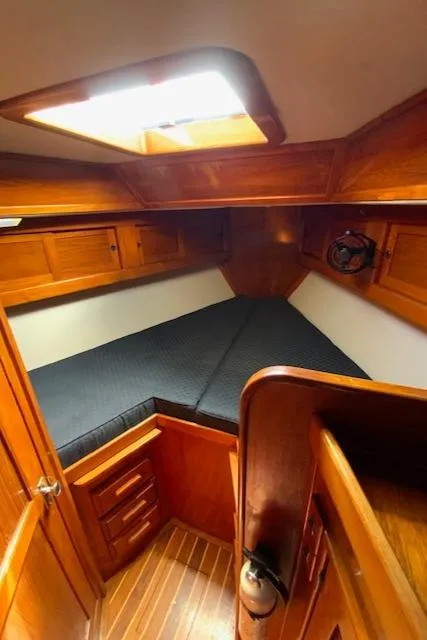 1990 Endeavour 42 Center Cockpit