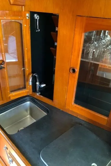 1990 Endeavour 42 Center Cockpit