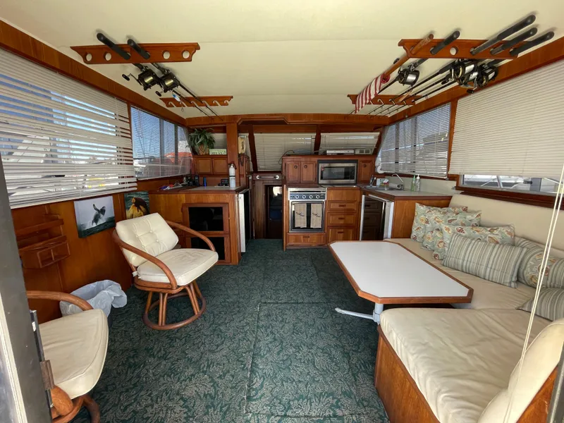1984 Uniflite 38 Sportfisher