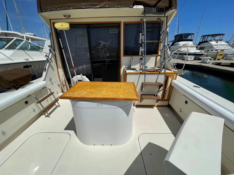 1984 Uniflite 38 Sportfisher