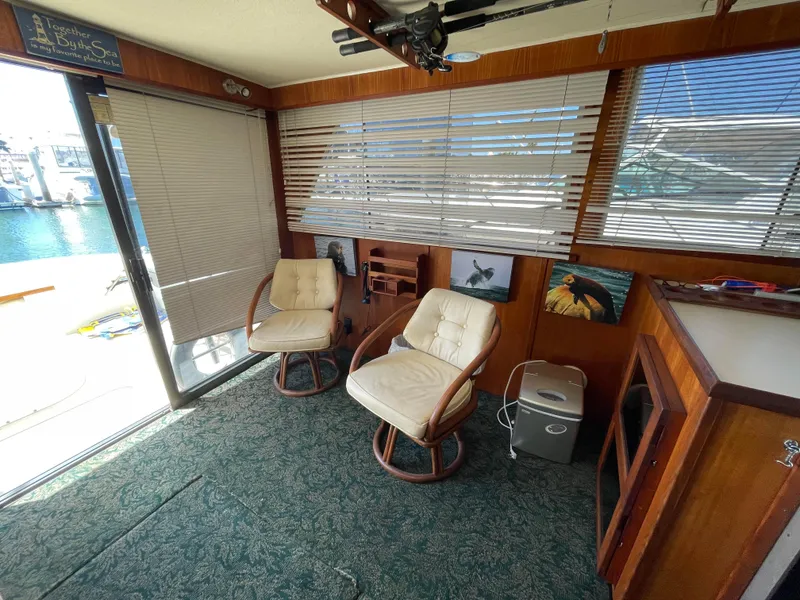 1984 Uniflite 38 Sportfisher