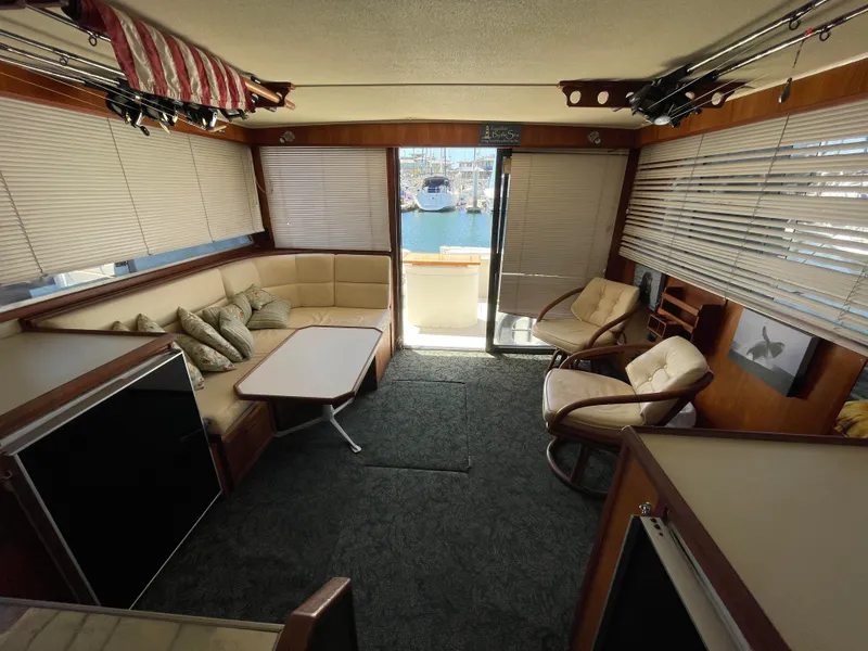 1984 Uniflite 38 Sportfisher