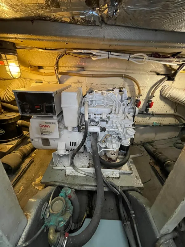 1984 Uniflite 38 Sportfisher