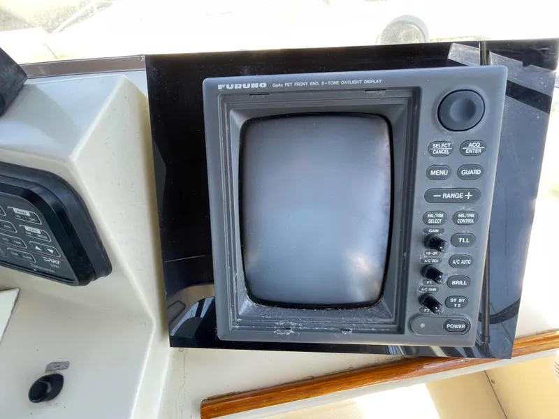 1984 Uniflite 38 Sportfisher