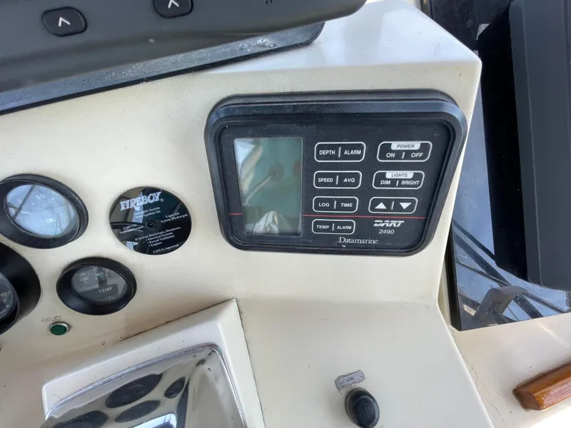1984 Uniflite 38 Sportfisher