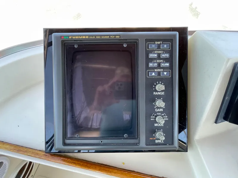 1984 Uniflite 38 Sportfisher