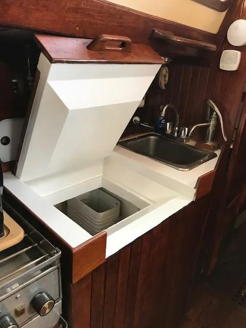 1979 Tung Hwa Fantasia 35 MK II