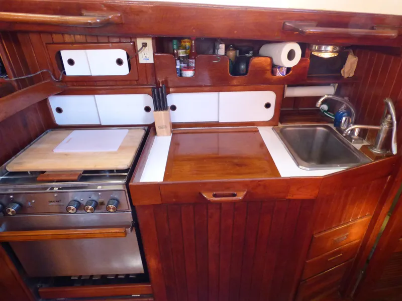 1979 Tung Hwa Fantasia 35 MK II