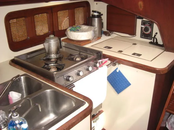 1984 Islander Sloop