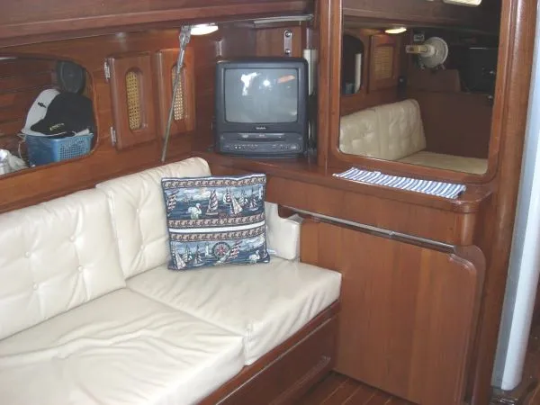 1984 Islander Sloop