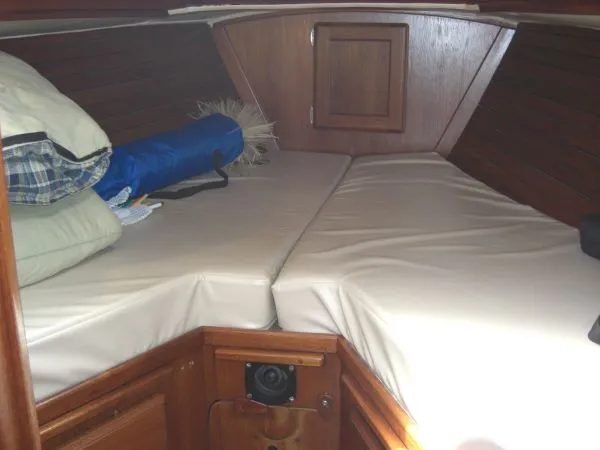 1984 Islander Sloop