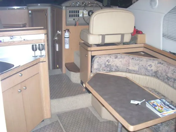 1999 Bayliner 3258 Avanti Command Bridge