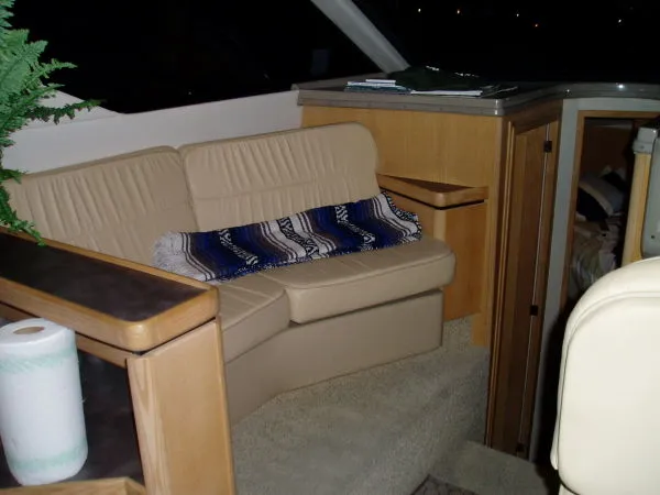 1999 Bayliner 3258 Avanti Command Bridge