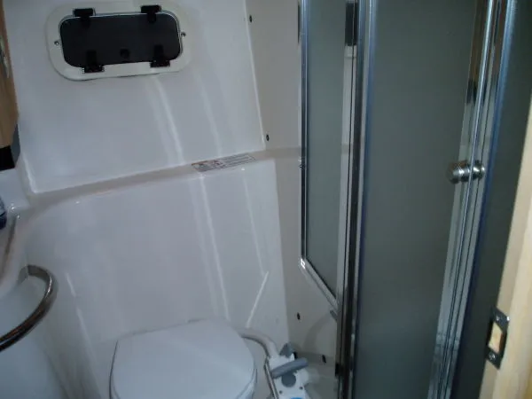 1999 Bayliner 3258 Avanti Command Bridge