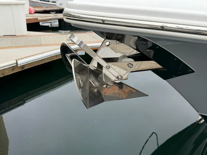 2021 Sea Hunt Gamefish 30 Coffin Box boat anchor detail at dock.