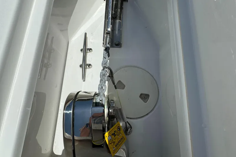 2021 Sea Hunt Gamefish 30 Coffin Box anchor chain and winch detail.