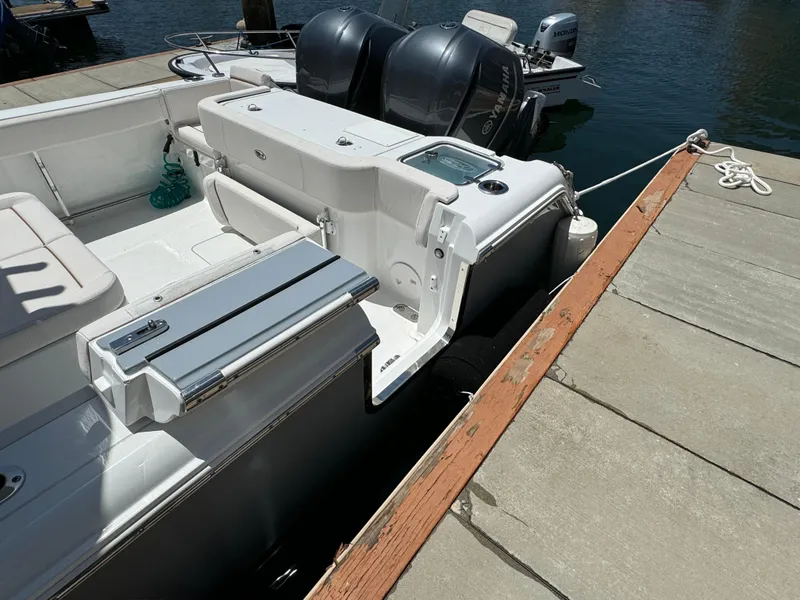 2021 Sea Hunt Gamefish 30CB