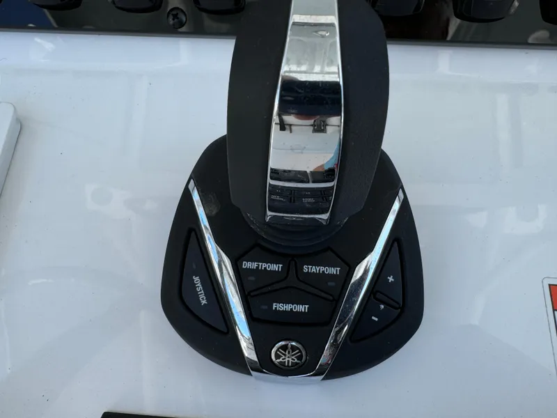 Joystick control panel on 2021 Sea Hunt Gamefish 30 Coffin Box boat.