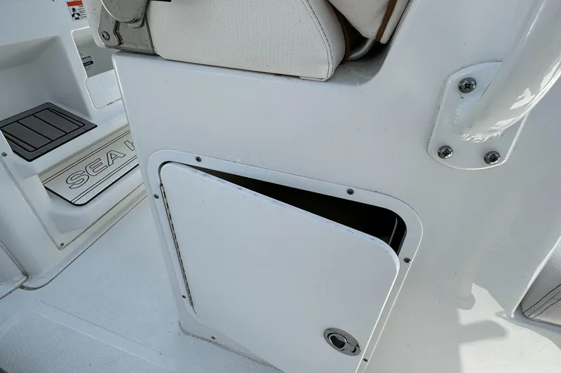 2021 Sea Hunt Gamefish 30CB