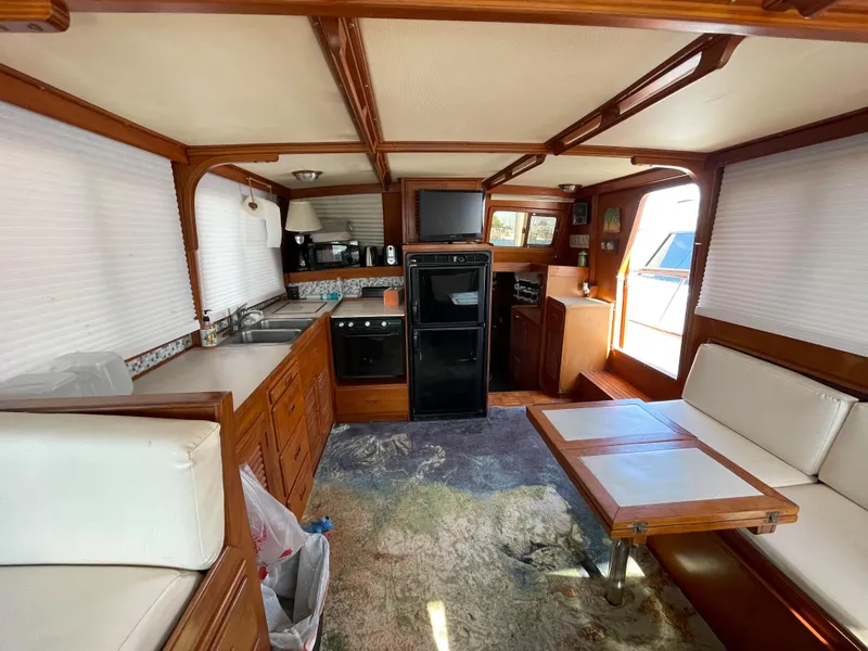 1985 PT 38 Trawler