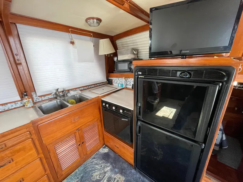 1985 PT 38 Trawler