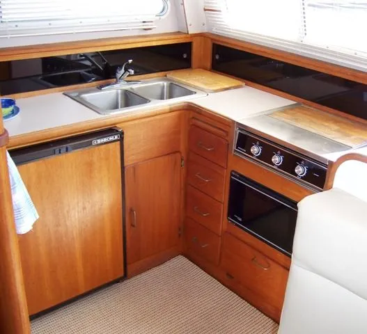 1988 Tollycraft SPORT CRUISER