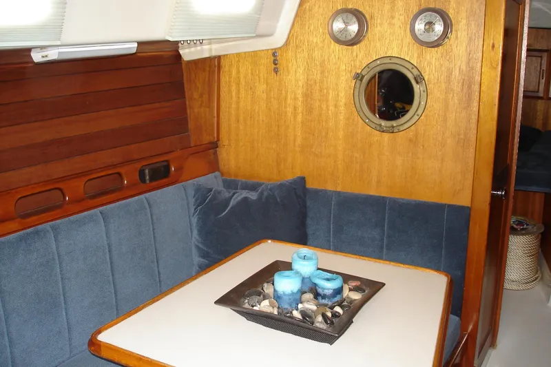 U shaped Dinette table