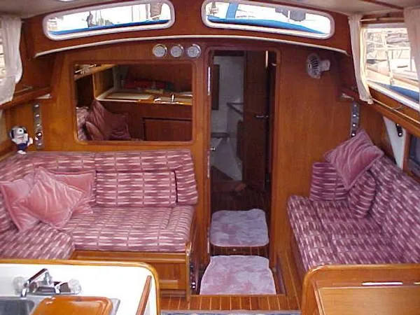 1984 Islander 38C-Plan B Cruiser