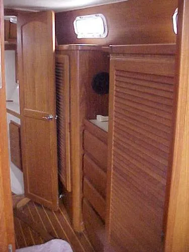 1984 Islander 38C-Plan B Cruiser