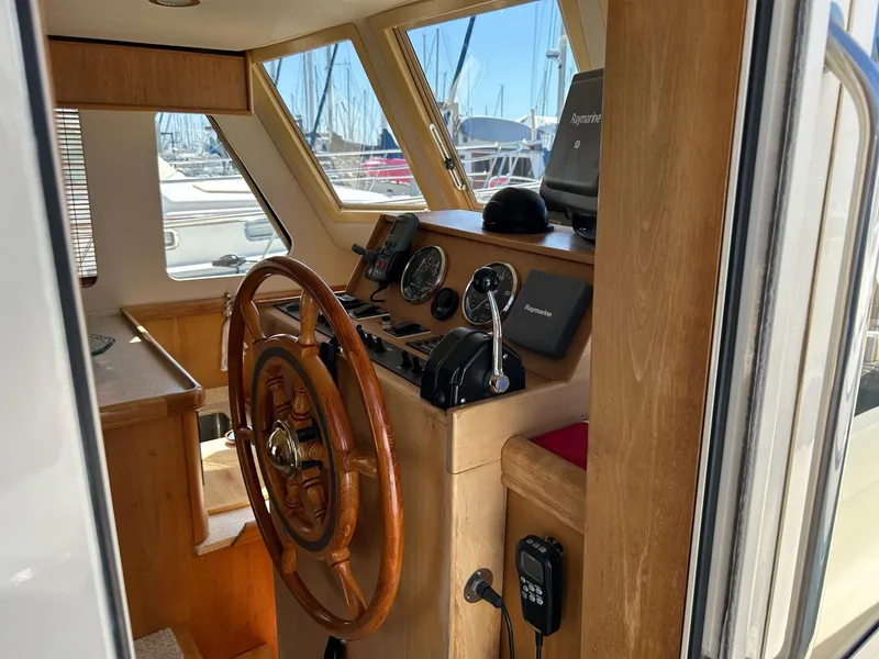 Helm Door